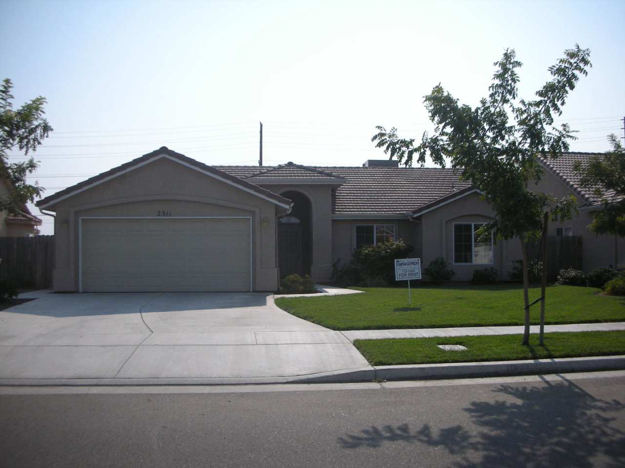4 bedroom 2 bathroom house in SE Visalia!