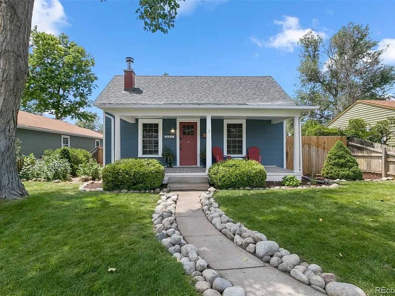 Charming 2 Bed 2 Bath house with Basement flex room in the heart of Englewood!