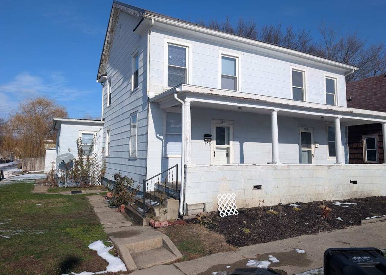 3-Bedroom, 1.5-Bathroom Side-by-Side Duplex – $1,200/Month