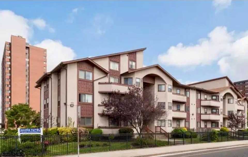 1444 Mediterranean Ave Apt B Ave