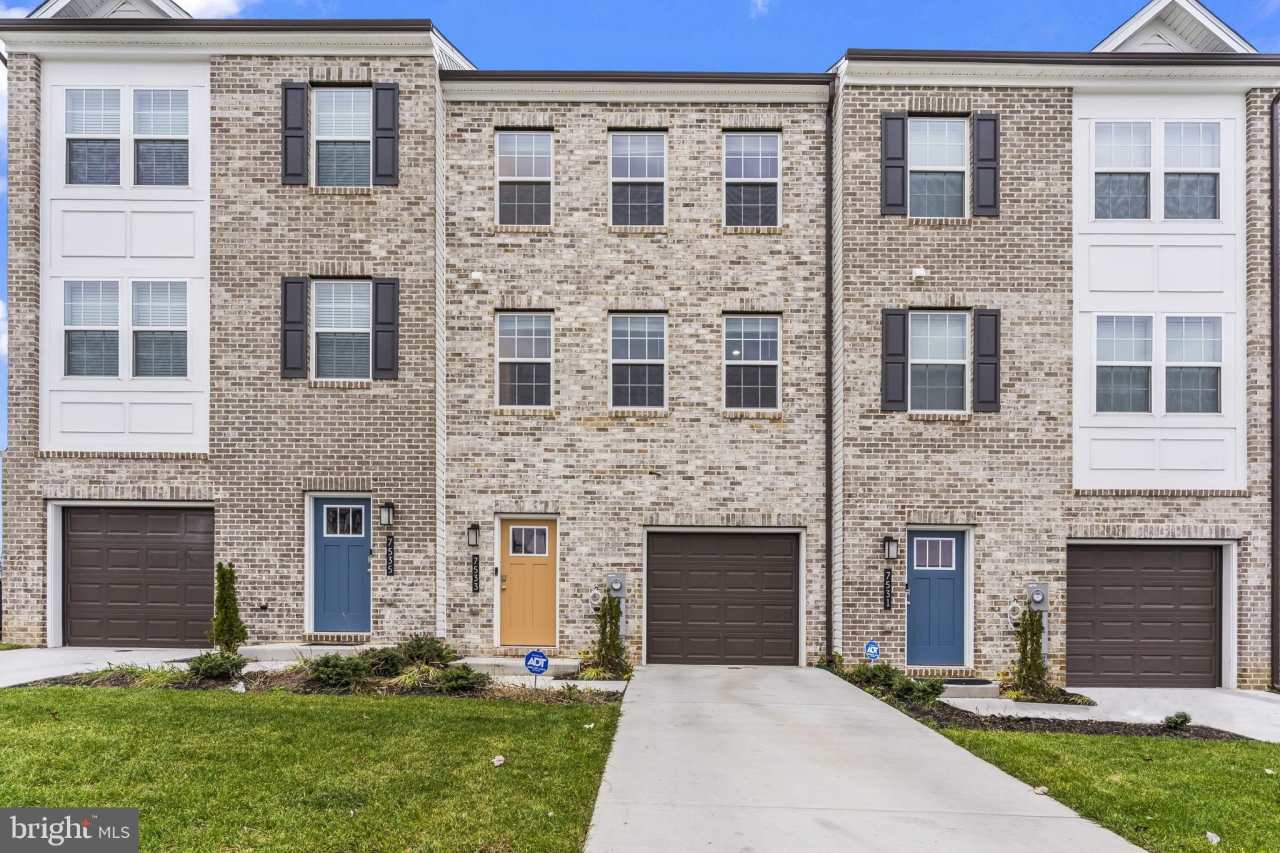 7533 GOLDEN HALLS TER