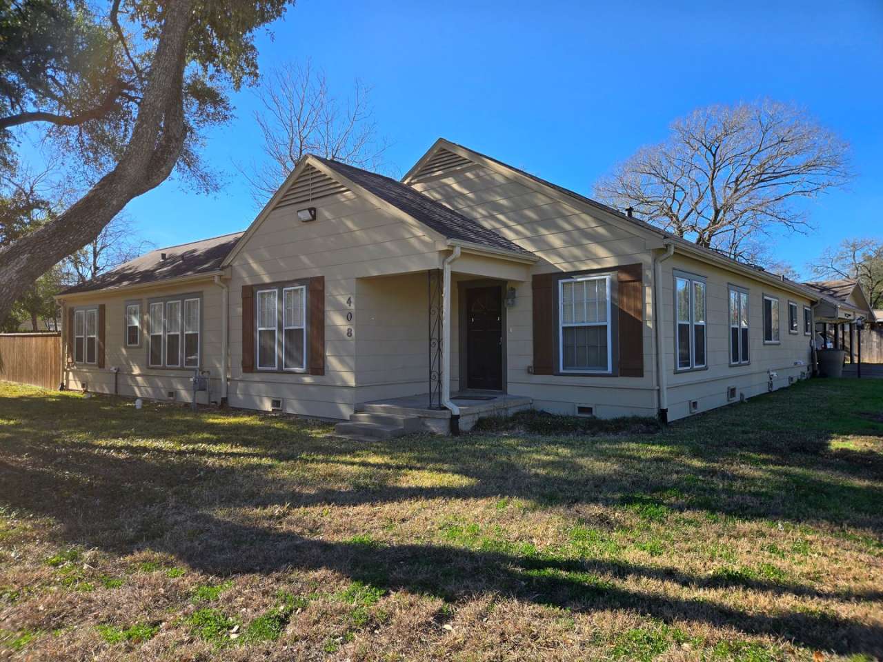 Spacious 3 Bedroom 2 Bath in Bryan!