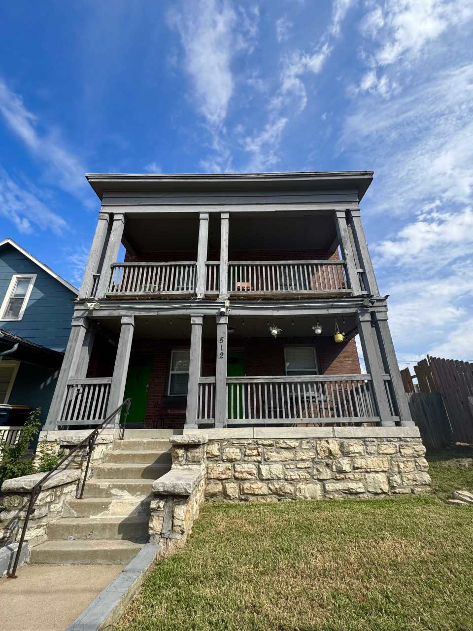 512 West 39th Terrace