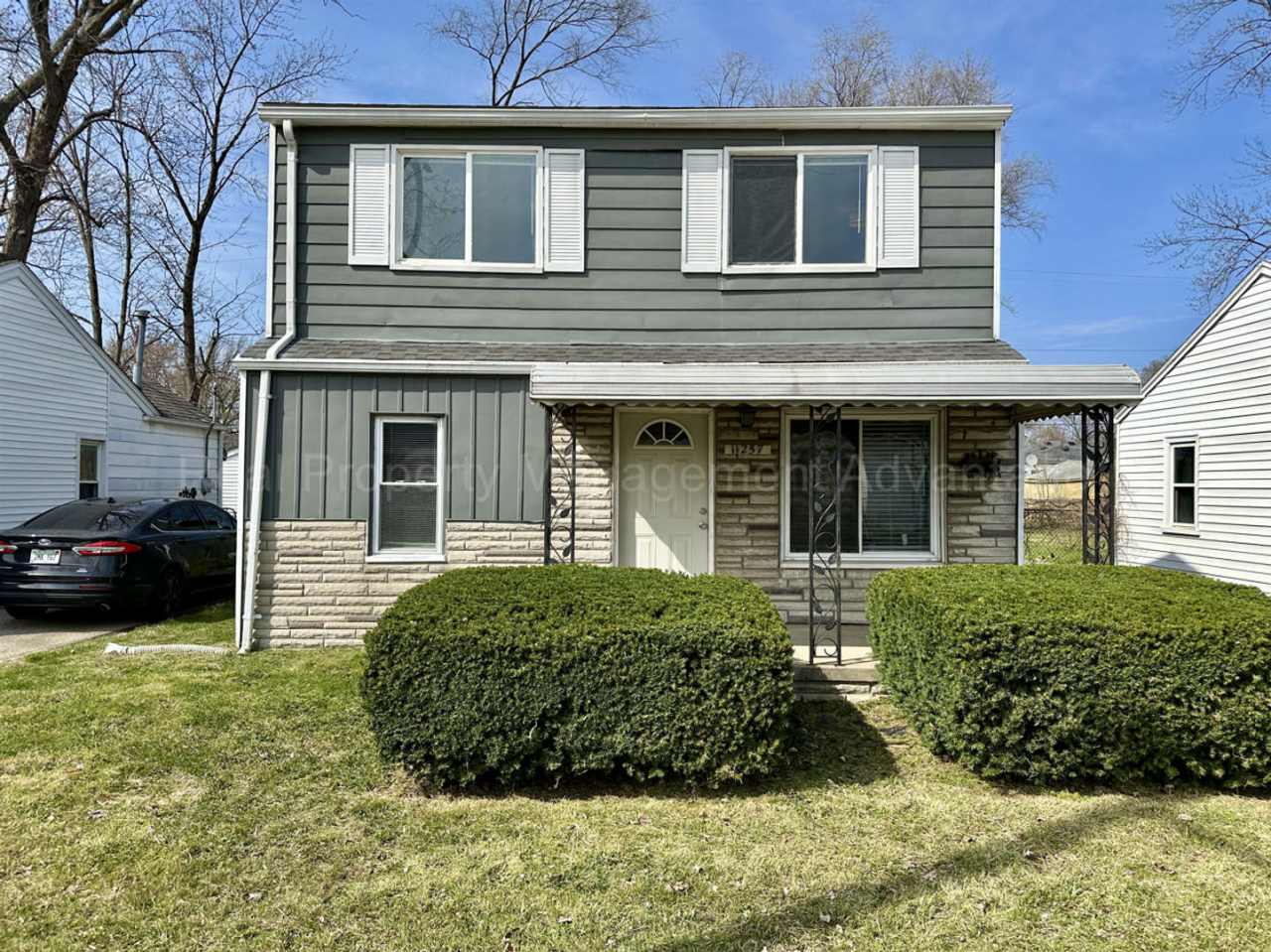 No Deposit Required! Beautifully Updated 3 Bedroom with Huge Upstairs Living Space!