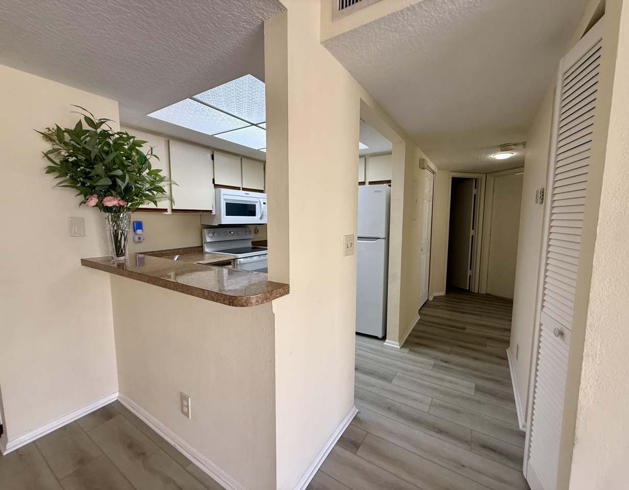 1520 SE Royal Green Circle