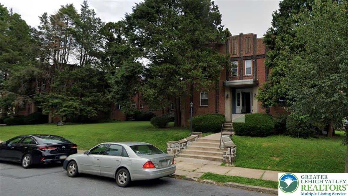 704 6th Avenue unit: 8