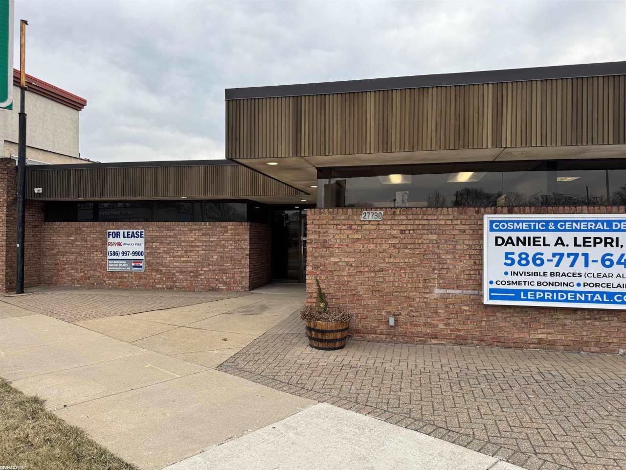27730 Gratiot