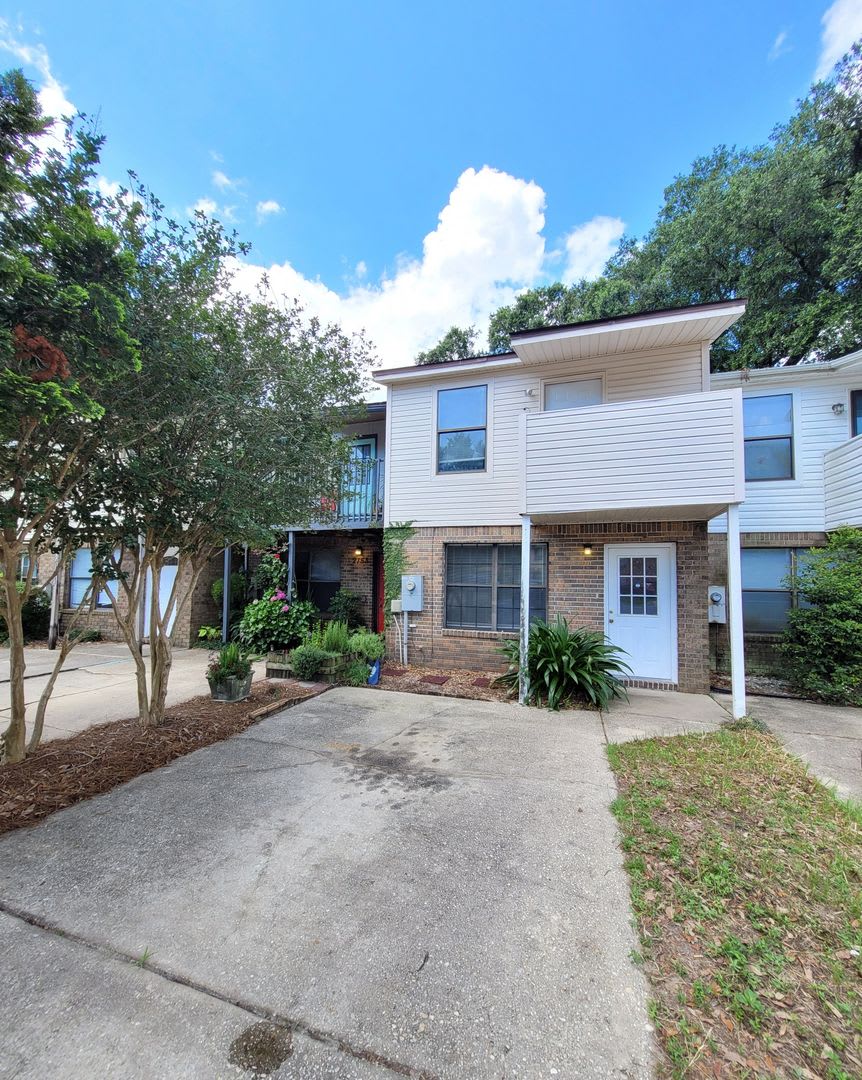 MOVE IN SPECIAL: HALF OFF first full month of rent!!!