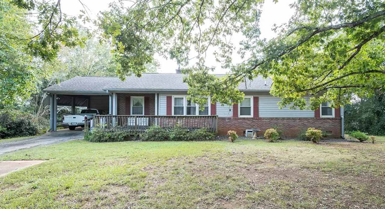 2 Bedroom Home in Clemson off Frontage Road - Available Now