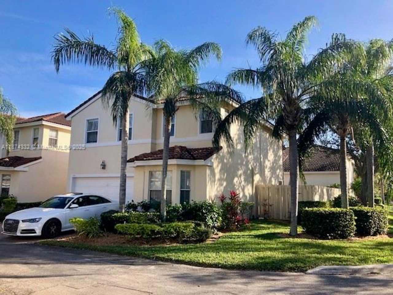 1140 OYSTERWOOD ST HOLLYWOOD, FL 33019