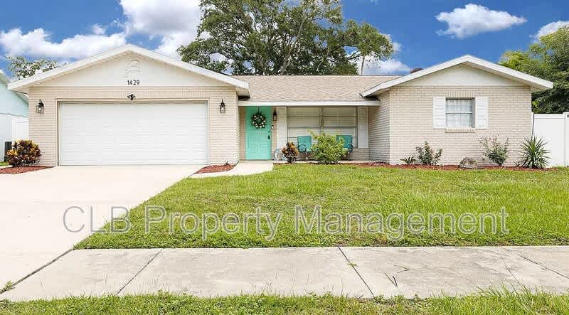 1429 Edgewater Rd