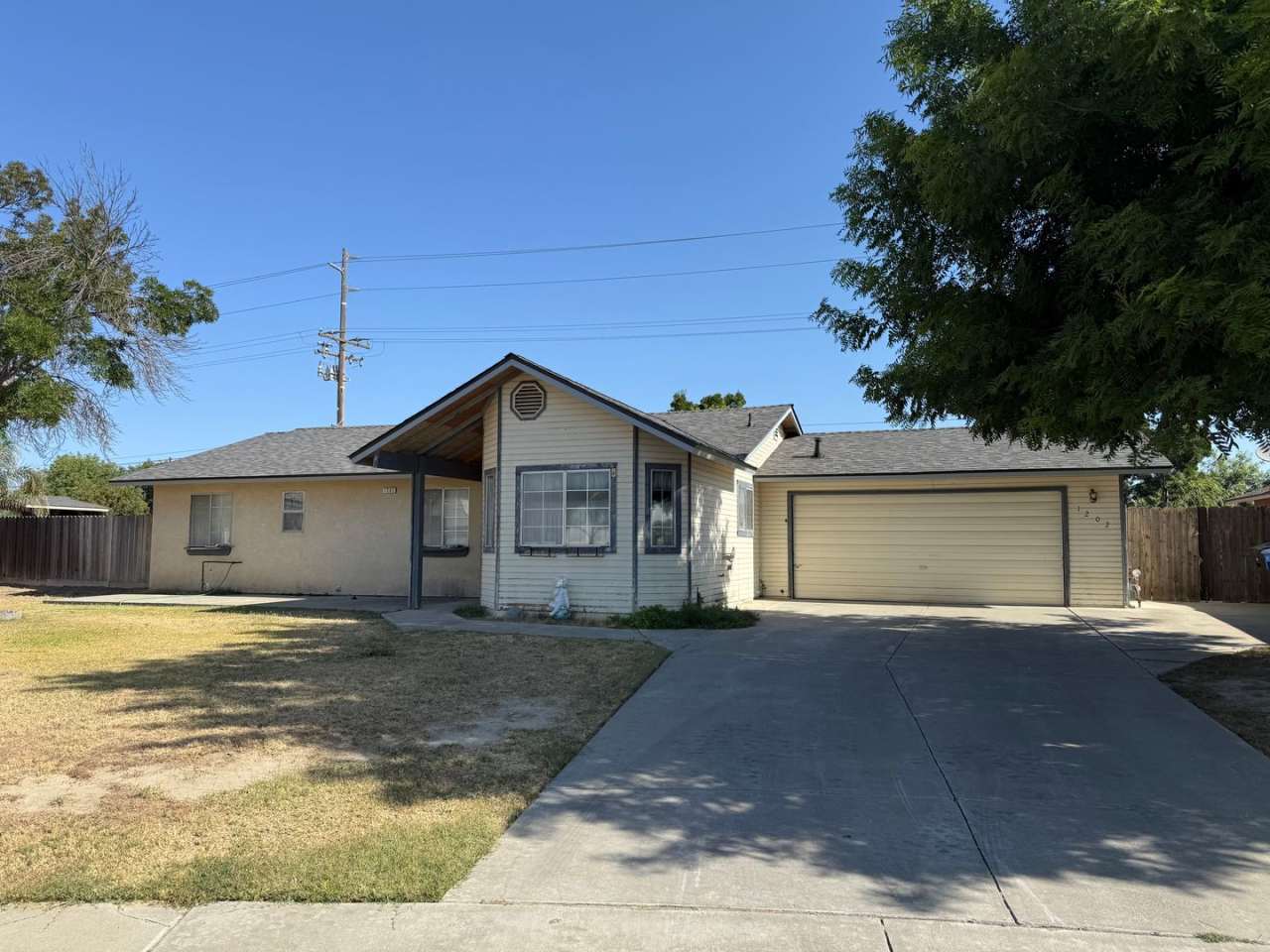Coming Soon!! 3 bedroom 2 bathroom home in Hanford