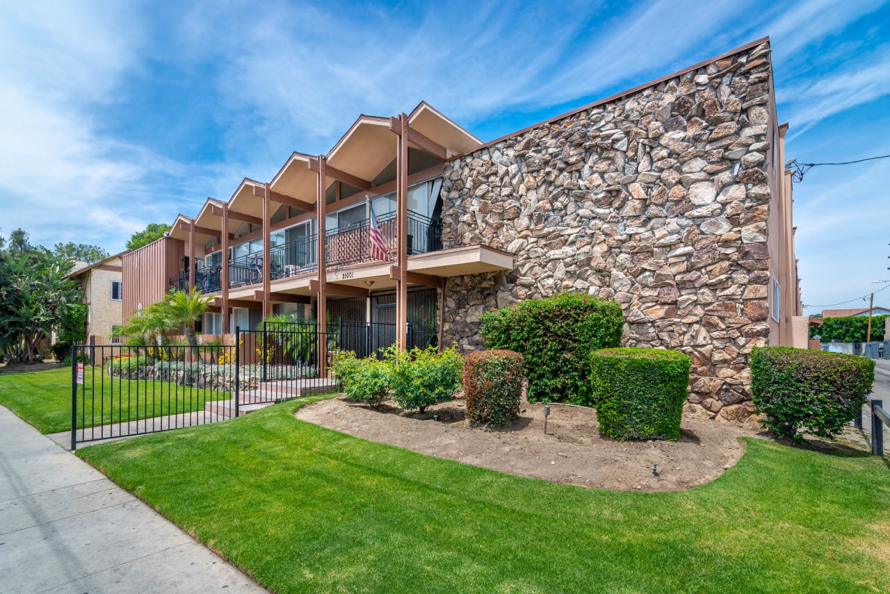 21001 Roscoe Apartments