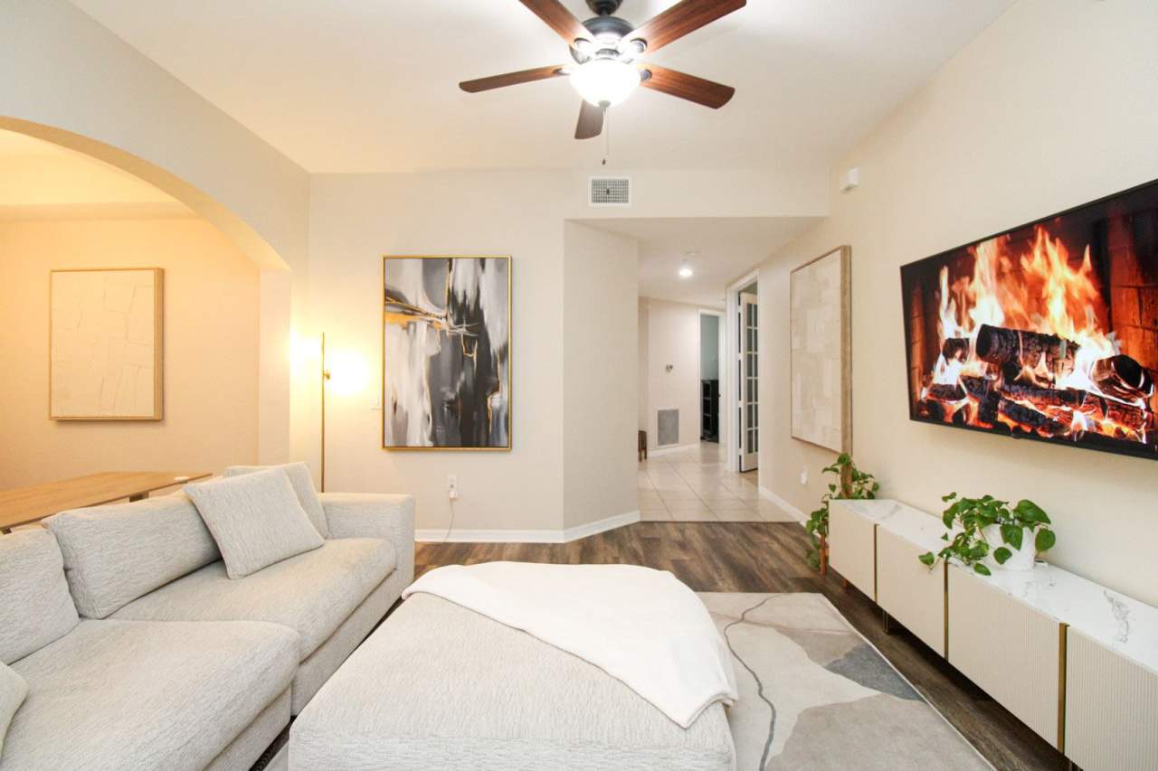 1355 Mariposa Circle