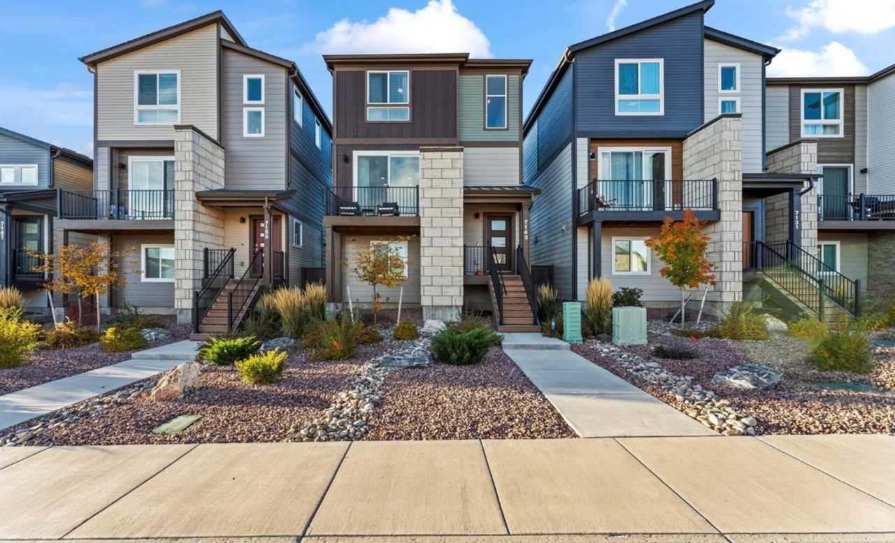 Modern 3 Bed, 3.5 Bath Open-Concept Home with Open Floor Plan Concept