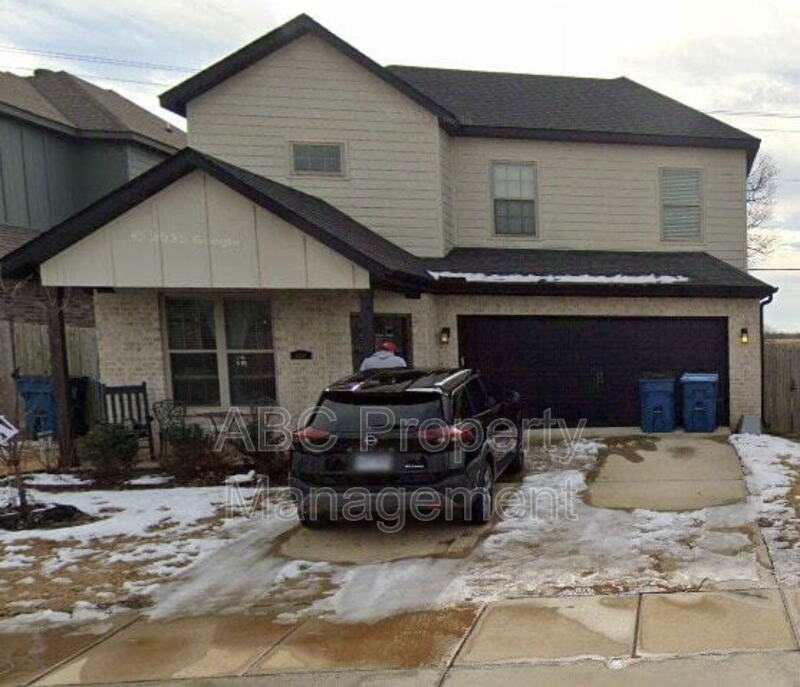 3213 SW Hillstone Ave