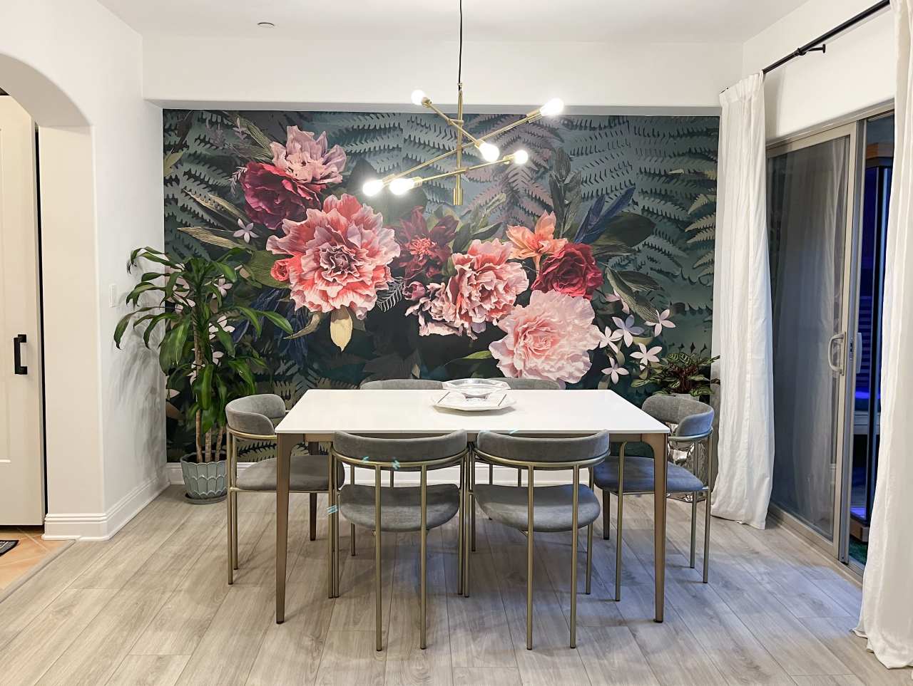 5037 Rosewood Avenue