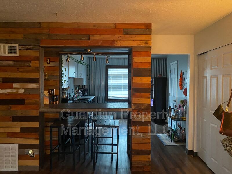 519 W 7th