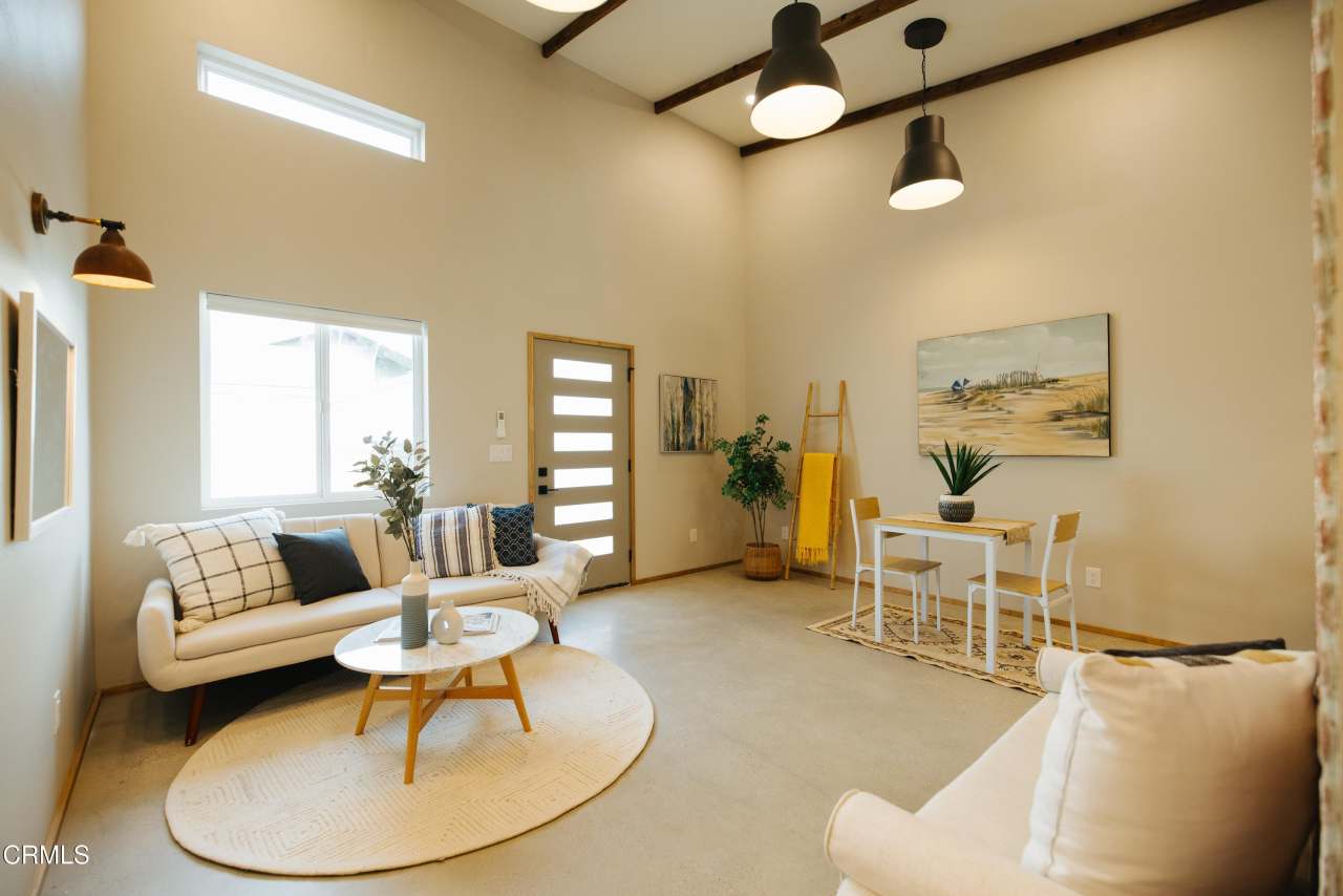 187 West Park Row Avenue