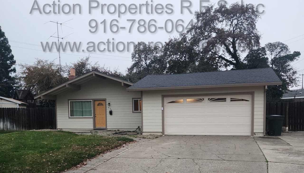 $500.00 Off Move In Special! East Roseville, Sierra Gardens 3 Bedroom, 2 Bathroom, 2 Car Garage, Oversized Driveway, Culde-sac, Large Yard Owner Pays Water and Sewer