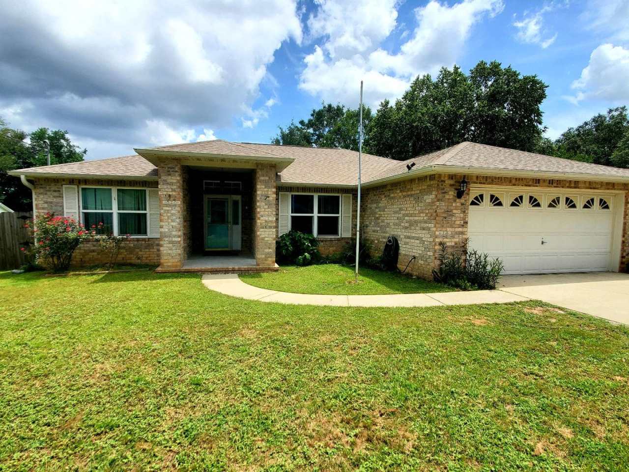 Stunning 3 Bedroom, 2 Bath Home in Copperfield Subdivision in Pace.