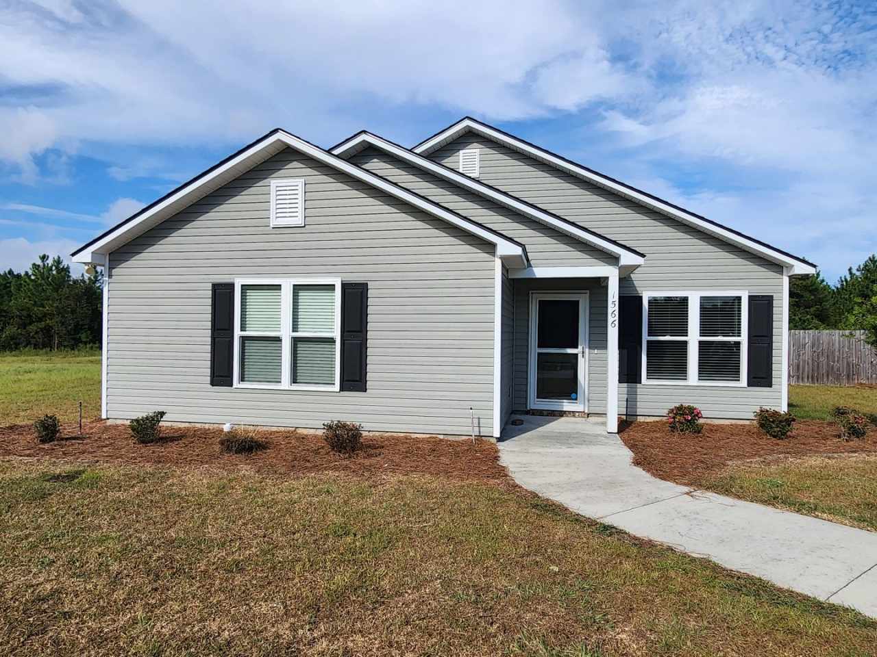 $500 Discount on Move-in Spacious  Inviting 3-Bedroom Home with Fenced Yard, Open Layout  Modern Touches in Valdosta