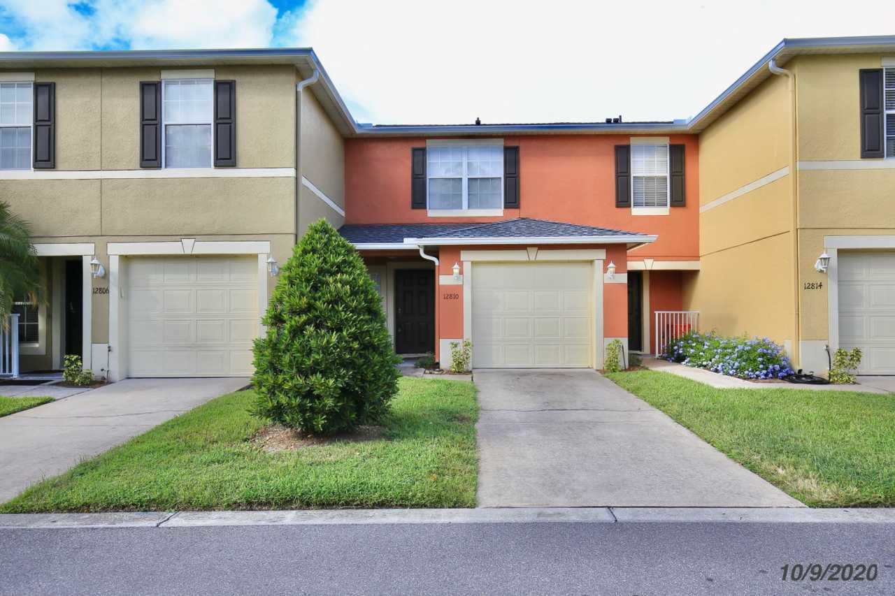 Beautiful 2/2.5 Townhome in the Gated Community of Waterford Villas - East Orlando is Available Now!