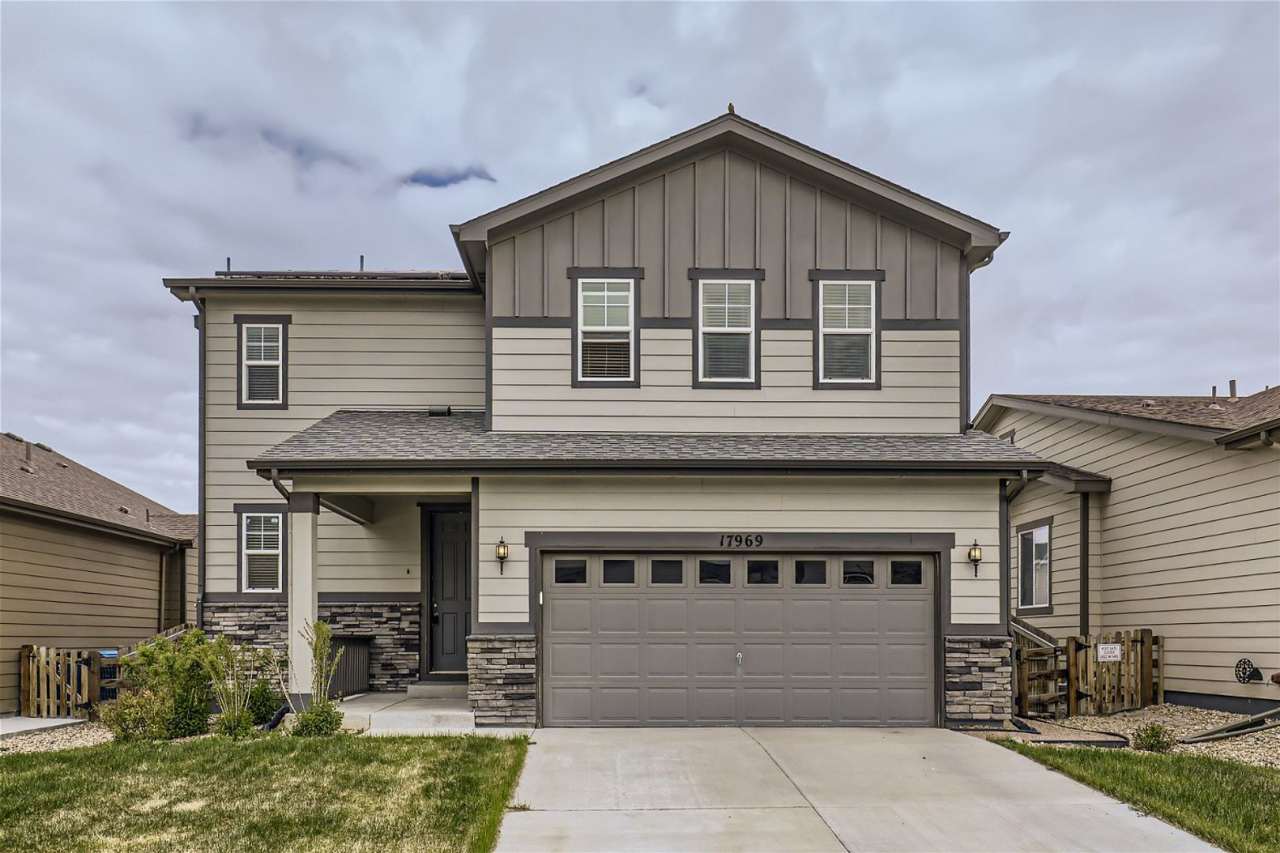 Evolve Real Estate: Stunning 3Beds/3Baths Single Family Residence With Fully Fenced Backyard and 2-Car Attached Garage!