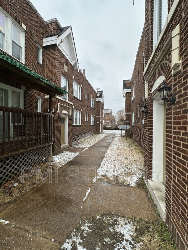 3889 Meramec Street