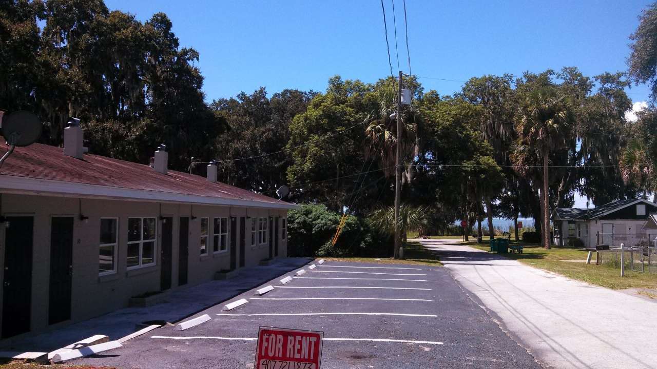 10 W Herrick St Eustis FL 32726