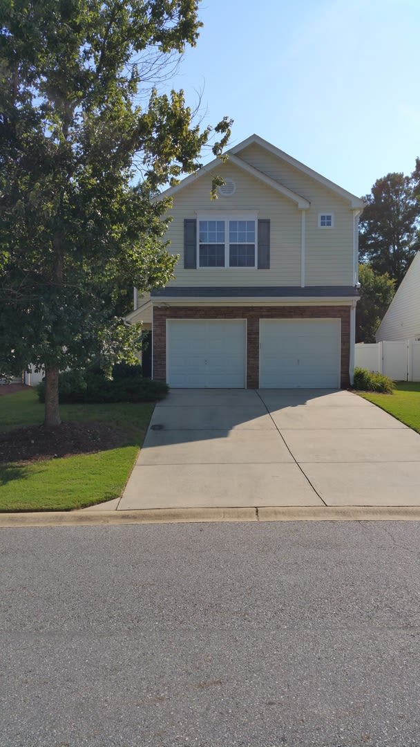 ~Sought After Canton Location ~ 3/2.5 Bath~