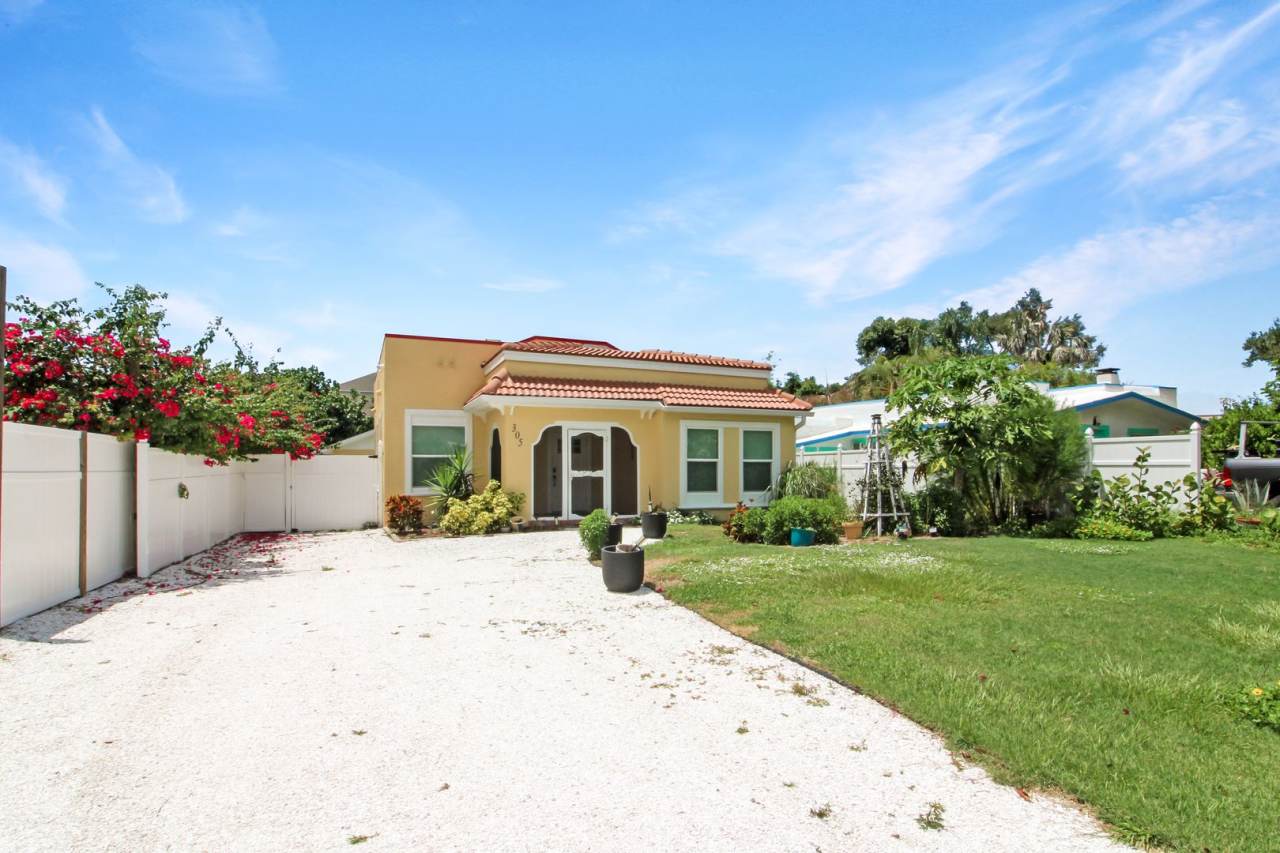 Nokomis Annual Pool Home for Rent