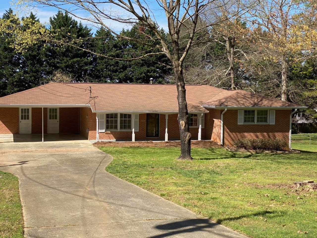 NEW PRICE - Lovely, Brick Ranch near Historic Duluth!