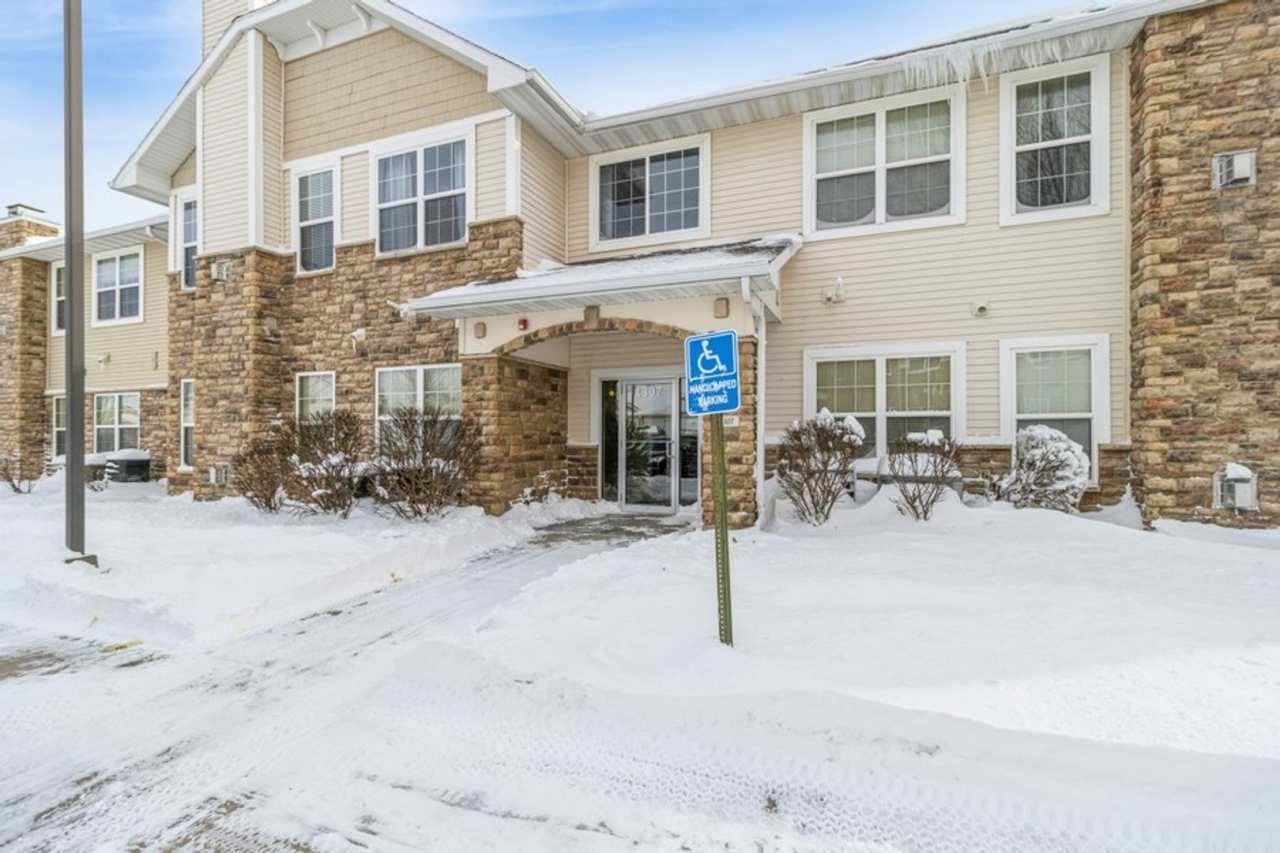 LEASING SPECIAL - 2 Bedroom, 2 Bathroom Condo in Waukee