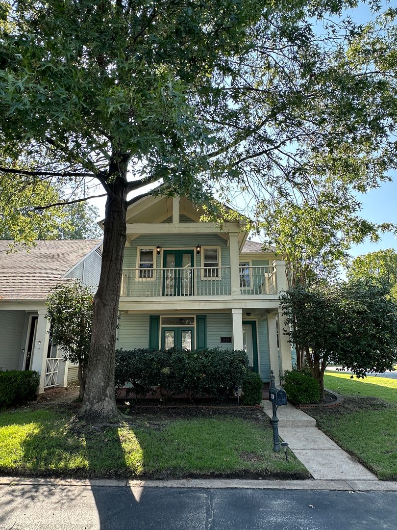 1/2 OFF FIRST FULL MONTH'S RENT! Beautiful 3br/2.5ba home in Harbor Town! Balcony off Primary Bedroom! Pets are owners approval, fees apply.