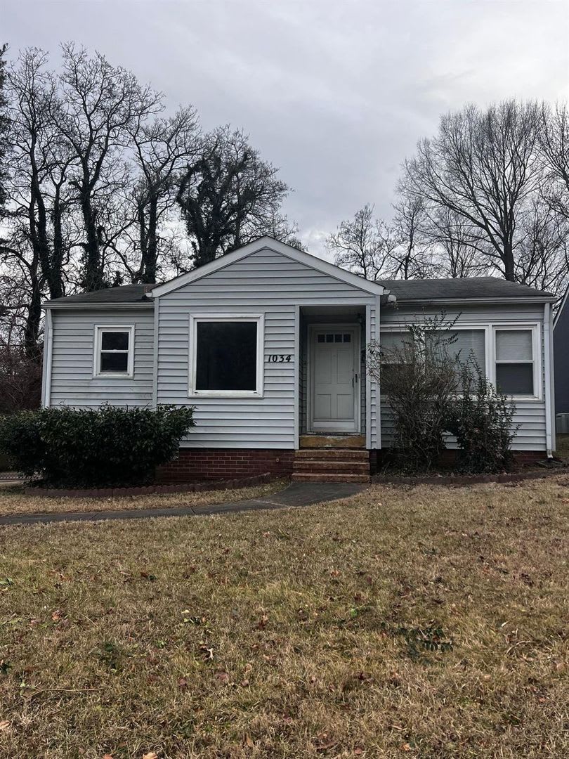 1034 E Lexington Ave