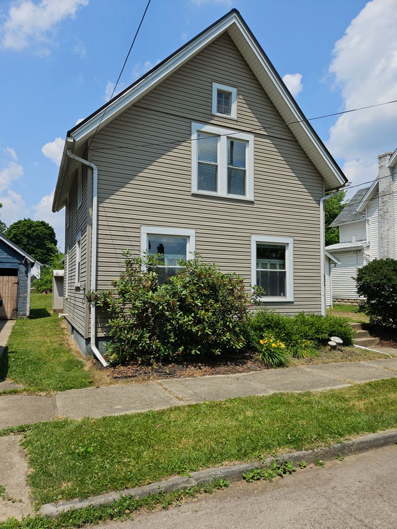 2 bedroom 1.5 bath single family home