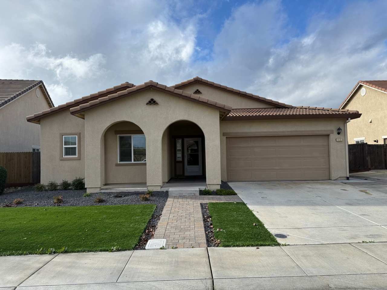 4-bedroom single story in Manteca!