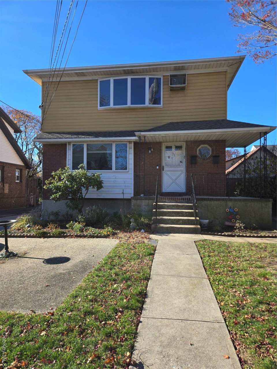 73 Pearsall Avenue unit: 2Nd Floor