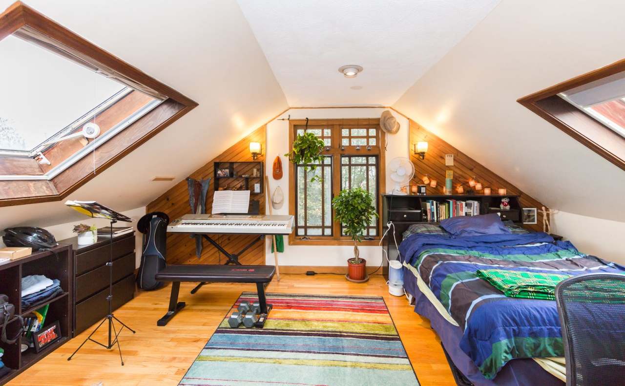 6-bed, 2-bath Mission Hill Apartment