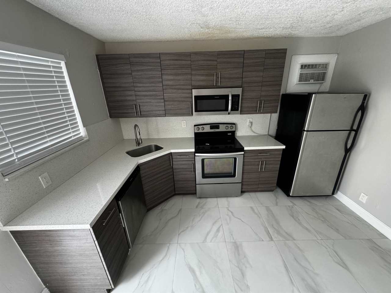 2387 Northwest 35th Street