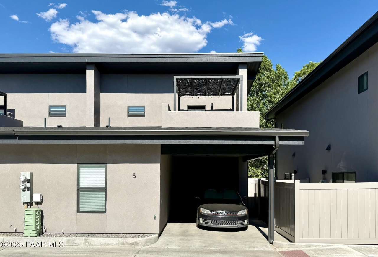 720 N Walnut Street unit: 05