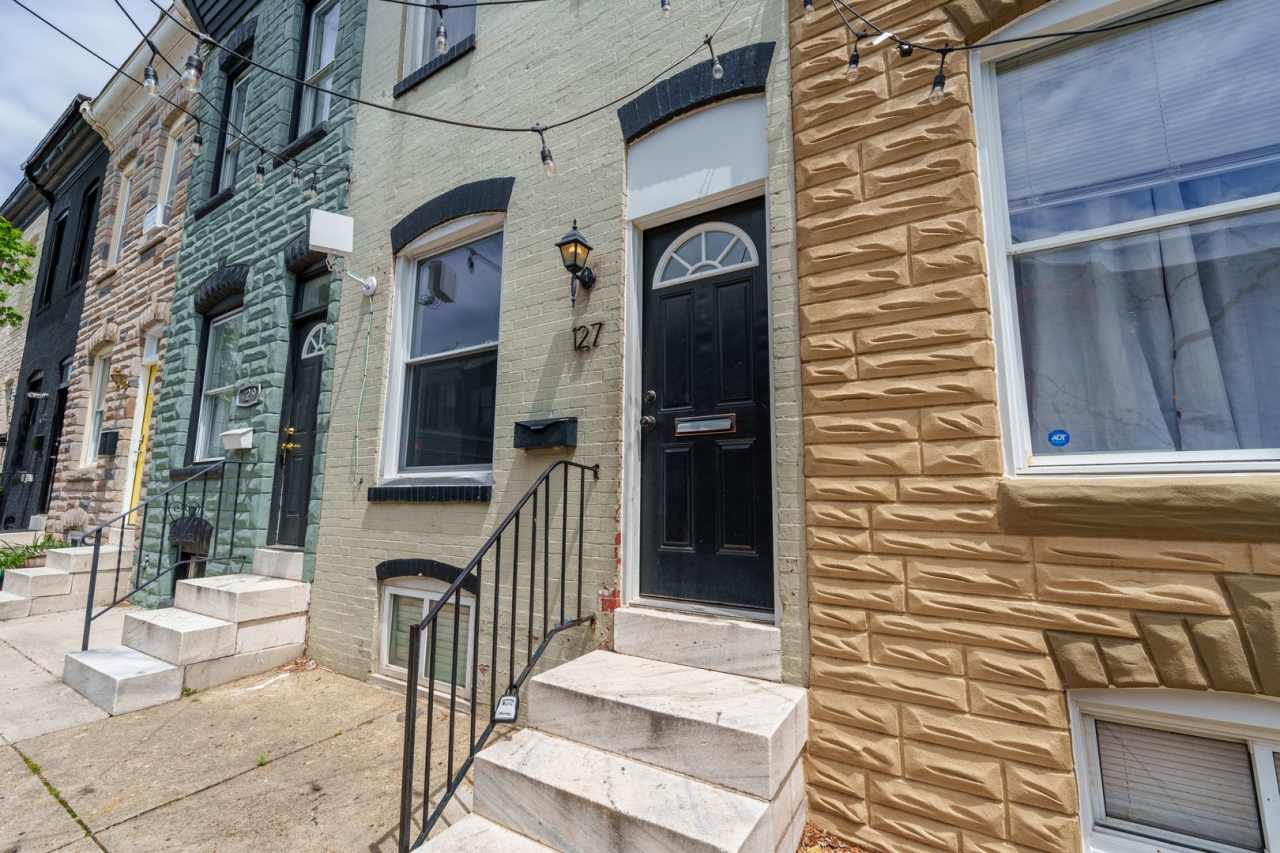 Stylish 2-Bed, 2-Bath Home Offering Comfort and Convenience