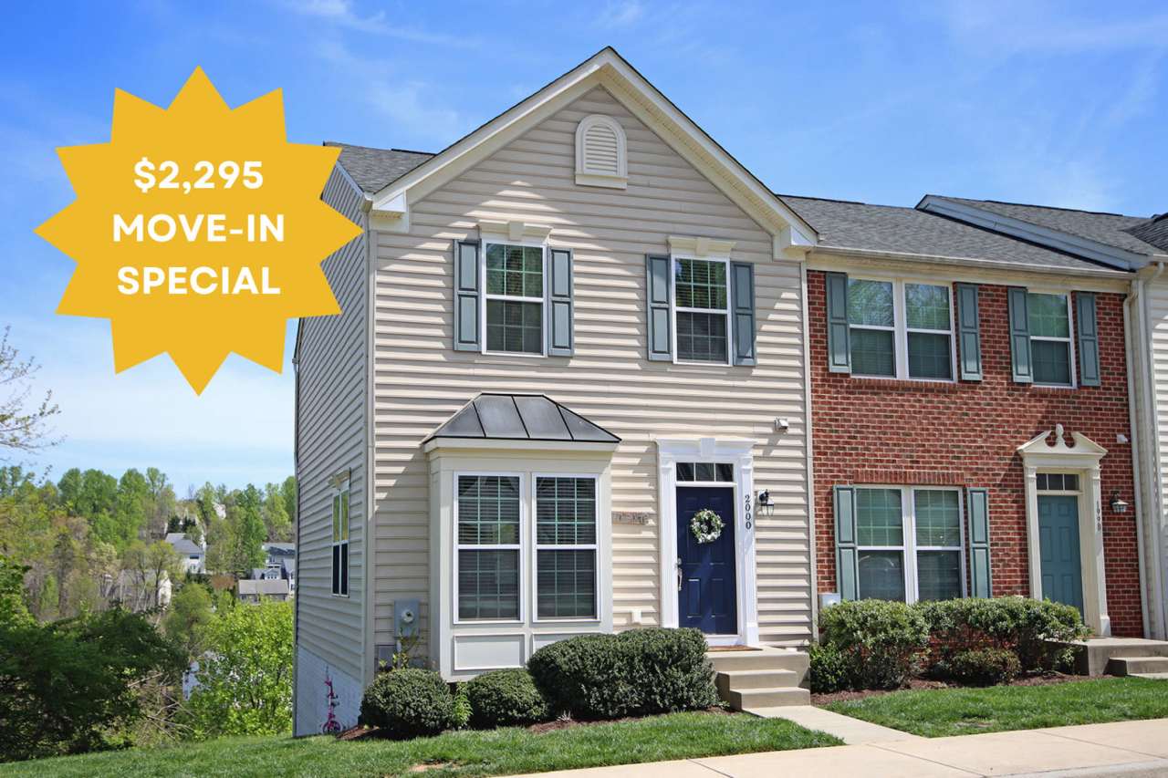 $2,295 Move-in Special! Pet-Friendly End-Unit Pantops Townhome