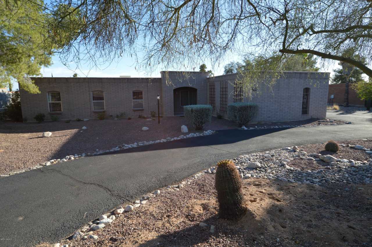 7722 E Knollwood Circle