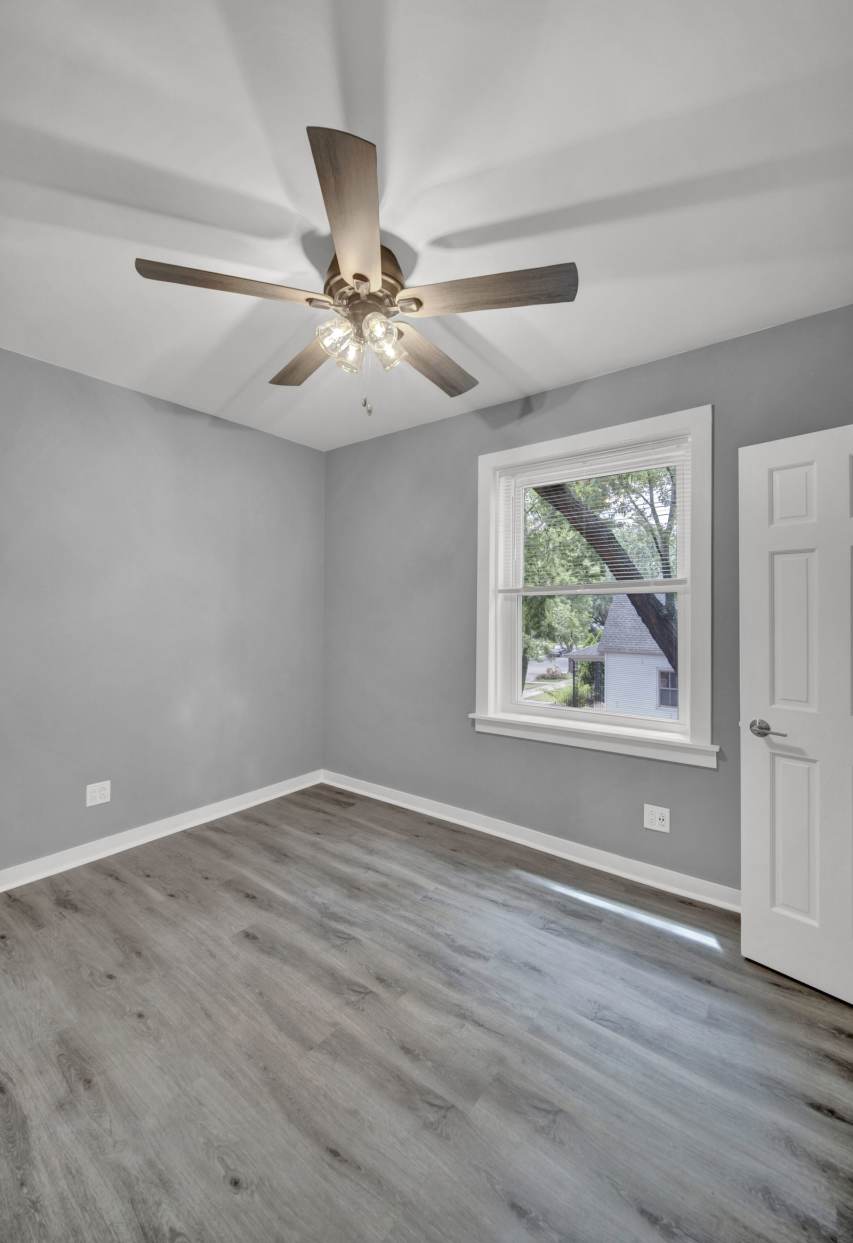 3234 West Waveland Avenue