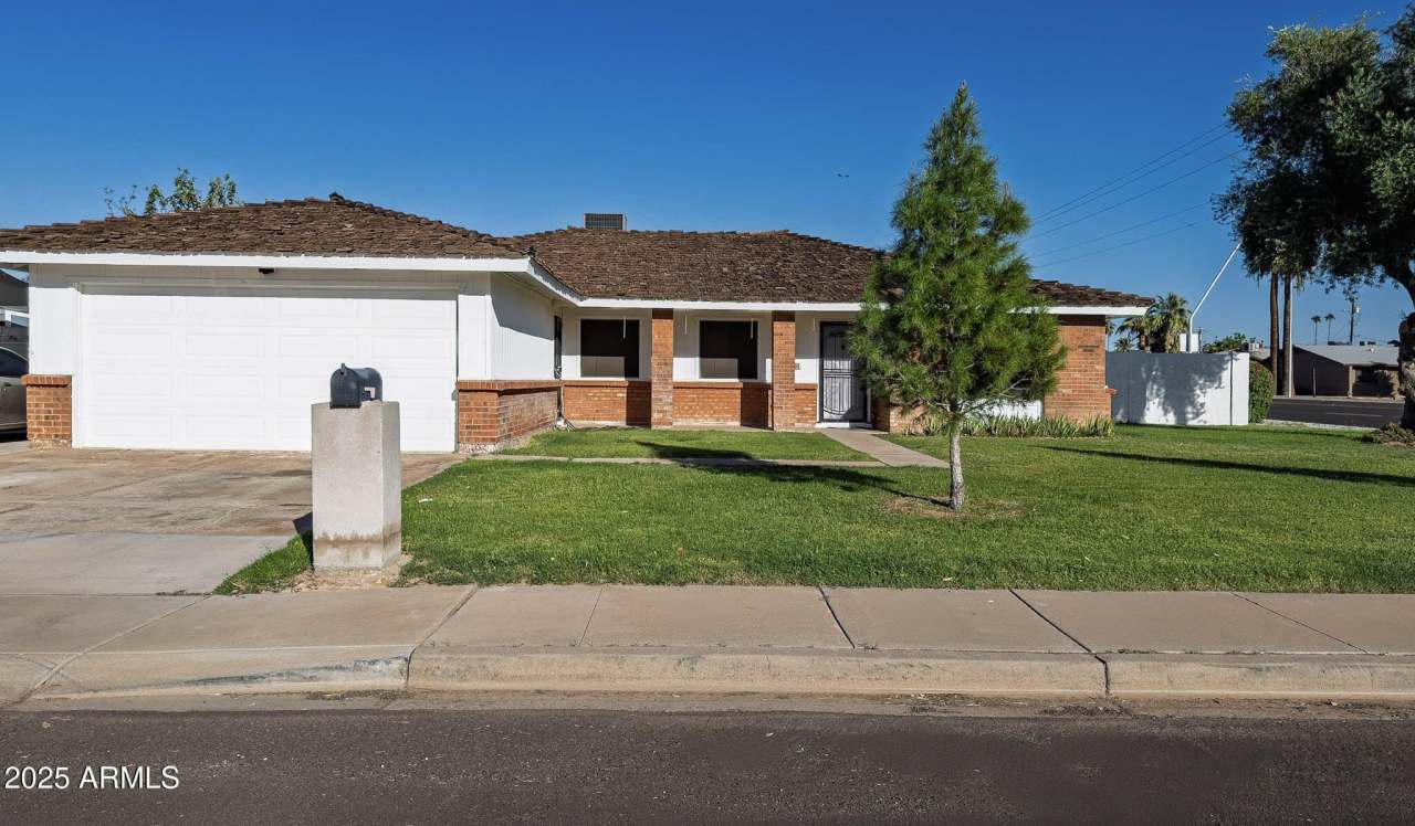 1000 N EVERGREEN Street