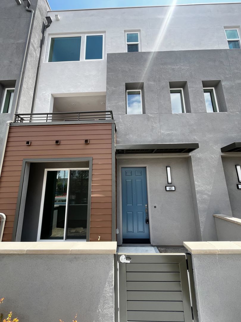 Charming 3-Bed Condo in Gated Santa Ana Community – Walk to Parks  MainPlace Mall!