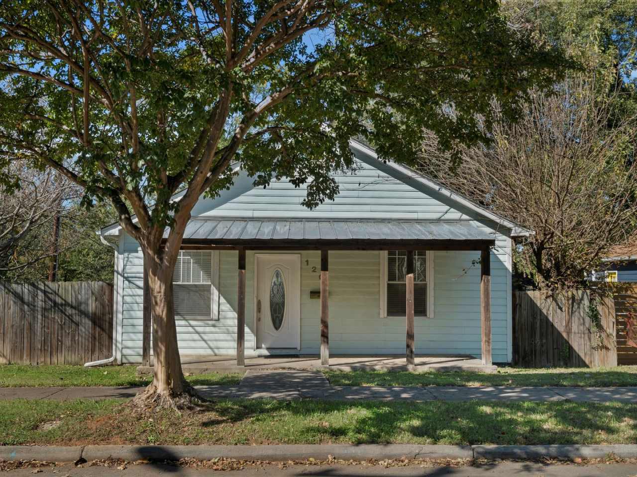 3 Bedroom/2 bath house close to Optimist Hall  Uptown!!- Belmont neighborhood