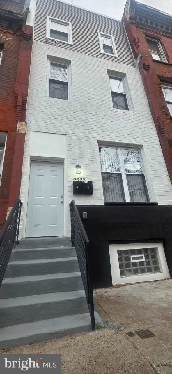 2233 N 16TH Street unit: 1St Fl